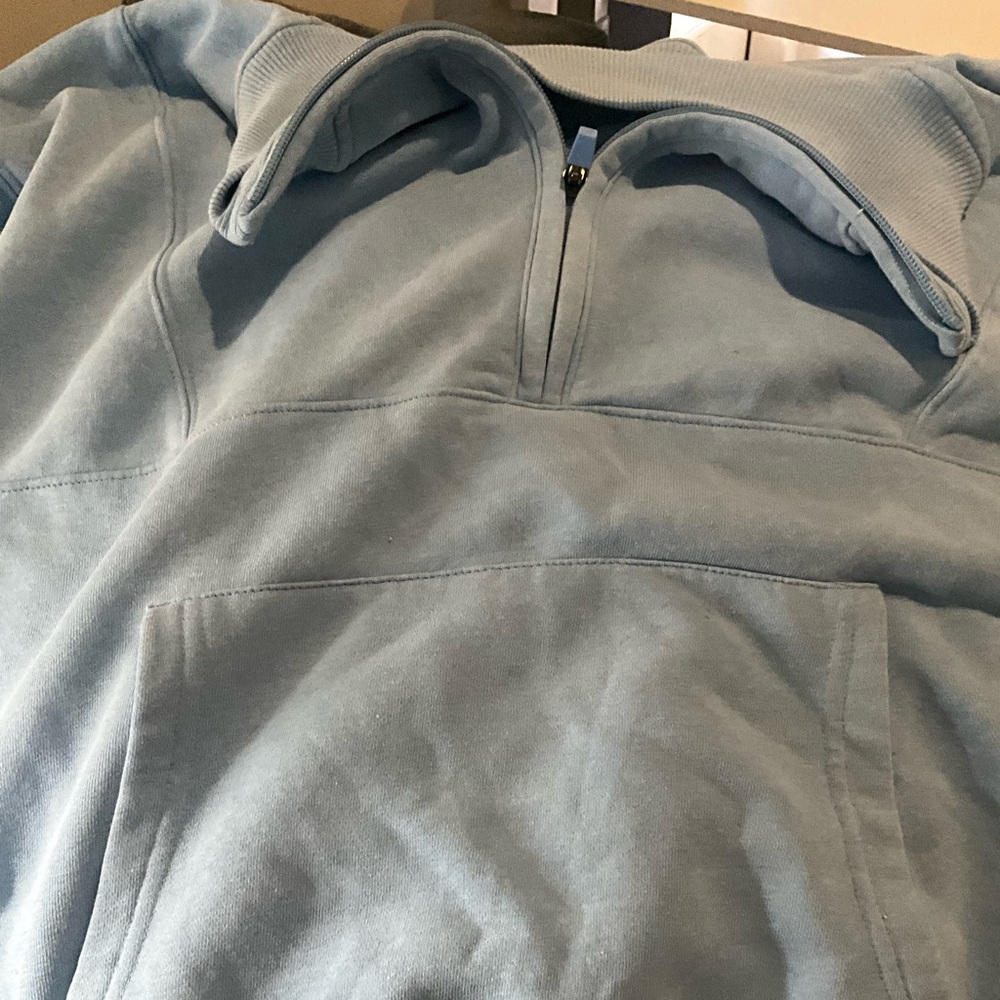 Beyond Yoga slightly cropped hoodie.NWT